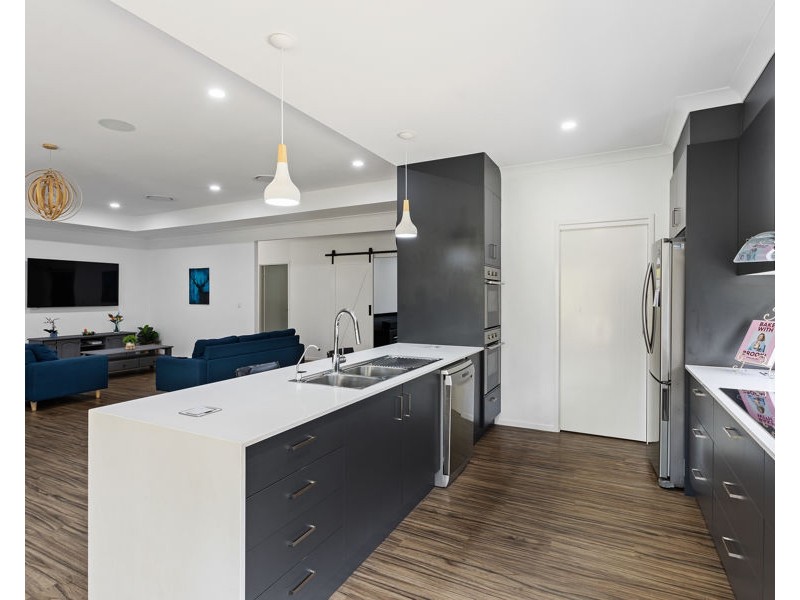 10 Kay Ann  Court, Hampton QLD 4352