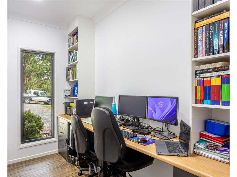 10 Kay Ann  Court, Hampton QLD 4352