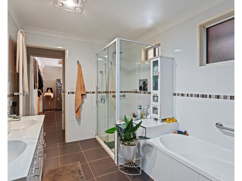 100 Brennan Road, Hampton QLD 4352