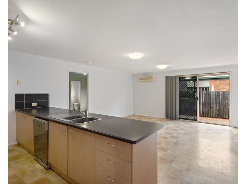 2/222 Taylor Street, Toowoomba QLD 4350
