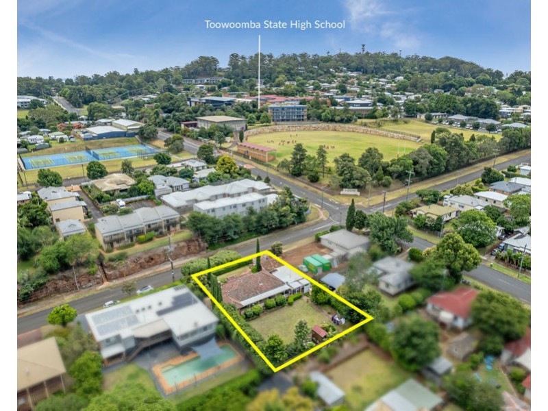 74 Jellicoe Street, North Toowoomba QLD 4350
