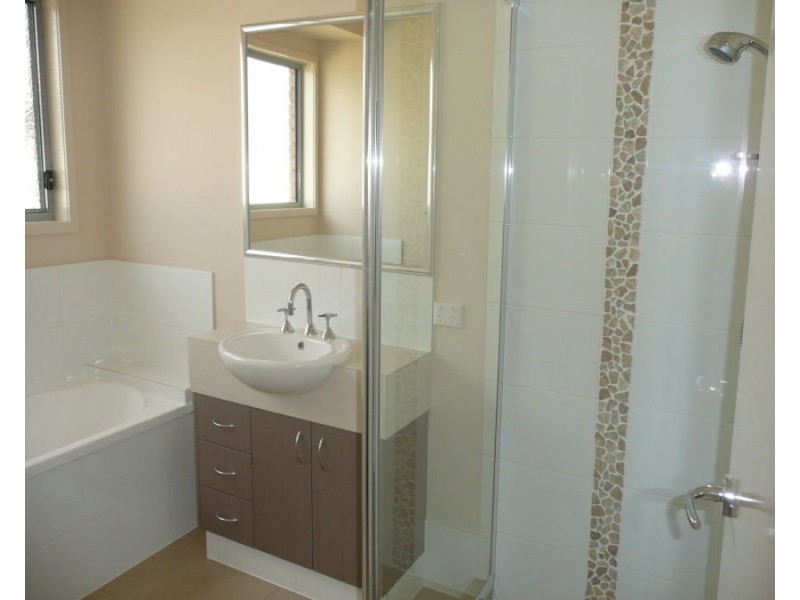 25 Berghofer Drive, Oakey QLD 4401