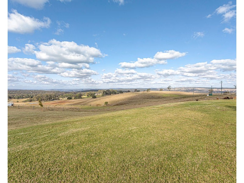 205 Anger Road, Crows Nest QLD 4355