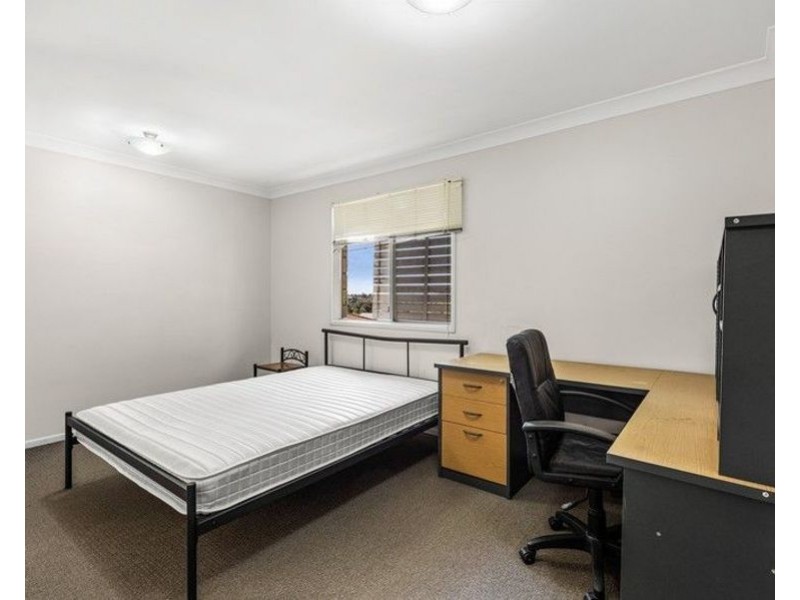 2/390 West Street, Toowoomba QLD 4350