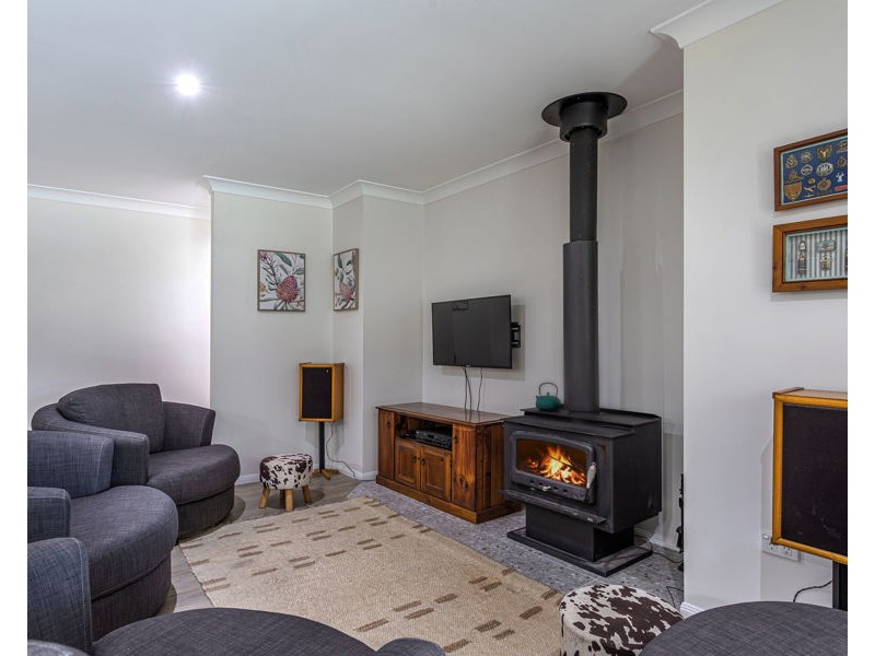 2 Jonathan, Cawdor QLD 4352
