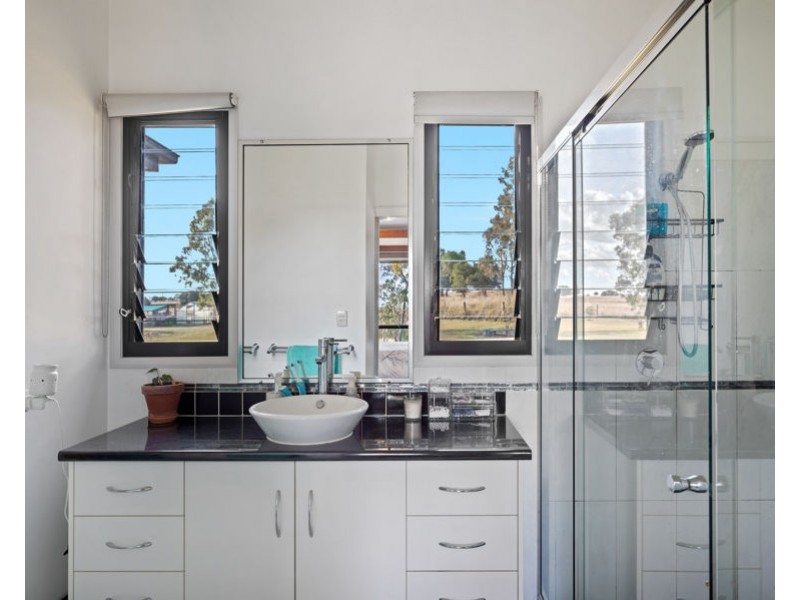 86 Sternbergs Luchts Road, Kulpi QLD 4352