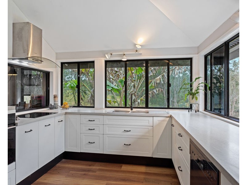 3886 Esk Hampton Road, Ravensbourne QLD 4352