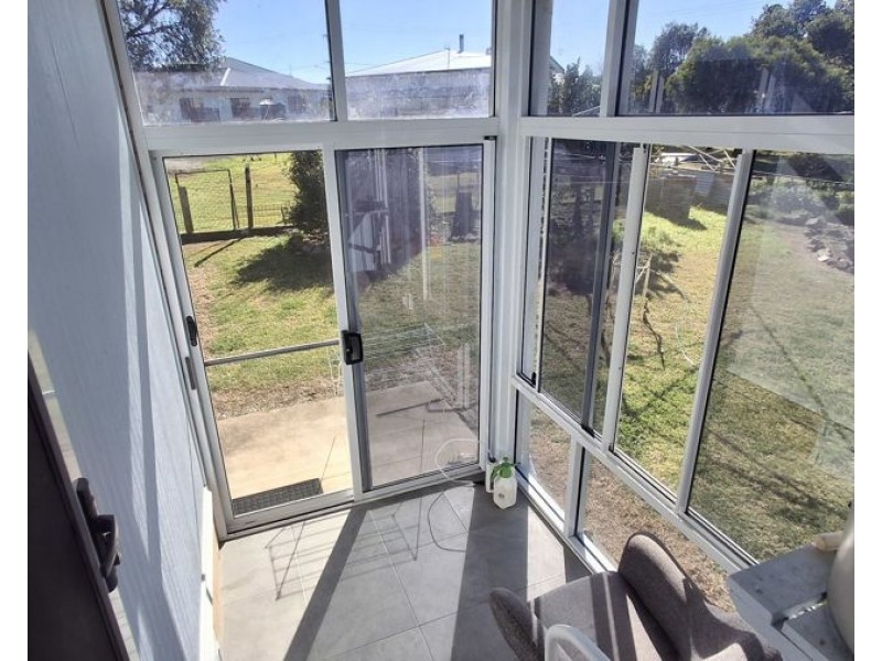 4 Lalor Street, Crows Nest QLD 4355