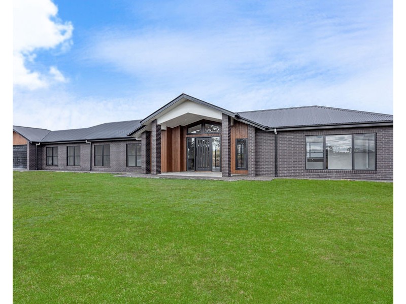 32 Steinberg Road, Highfields QLD 4352