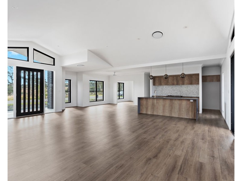 32 Steinberg Road, Highfields QLD 4352