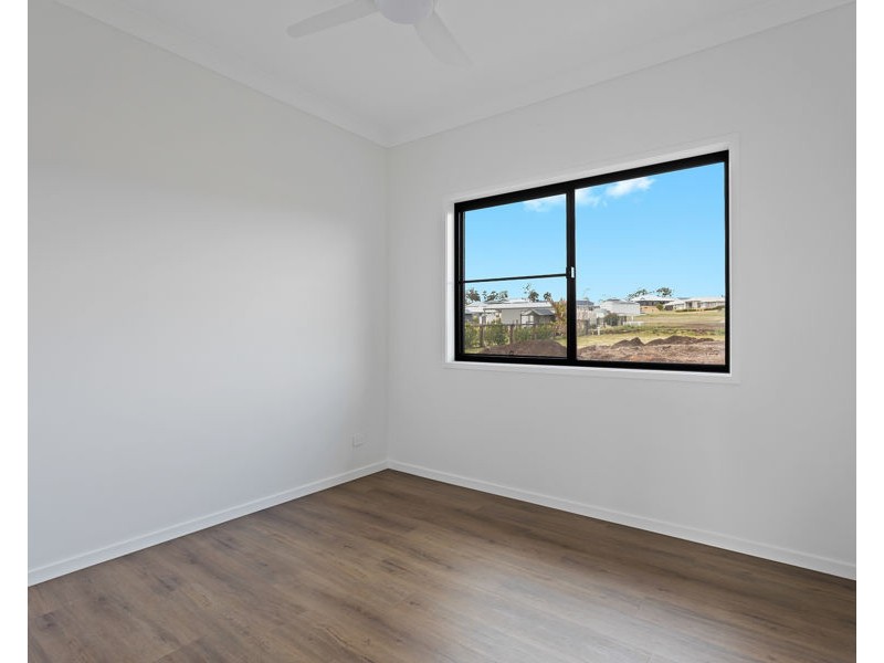 32 Steinberg Road, Highfields QLD 4352