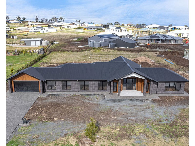32 Steinberg Road, Highfields QLD 4352