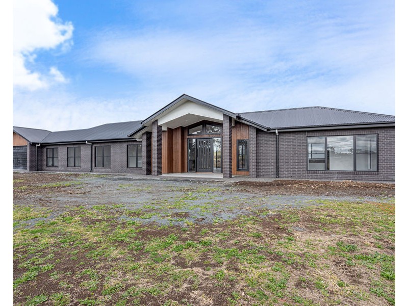 32 Steinberg Road, Highfields QLD 4352