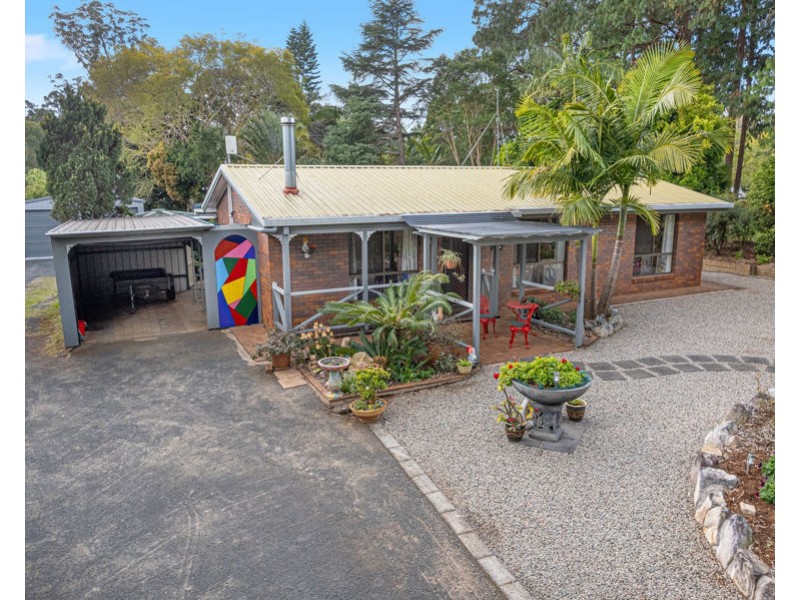 10 Hampton Road, Hampton QLD 4352