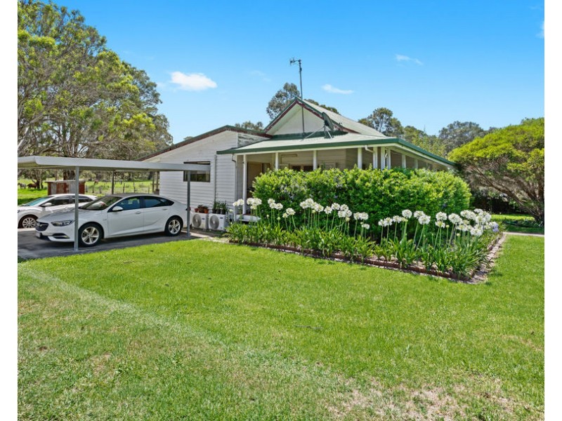 13 Devoncourt Road, Crows Nest QLD 4355