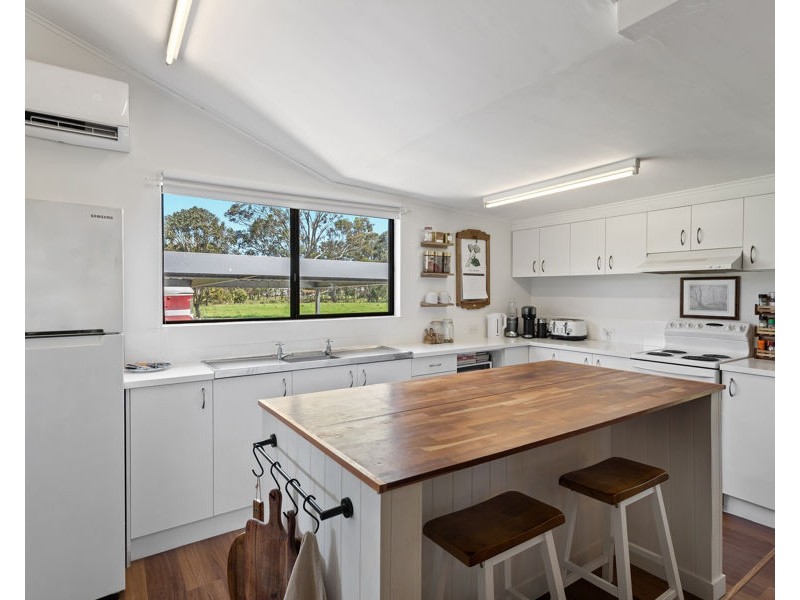 13 Devoncourt Road, Crows Nest QLD 4355