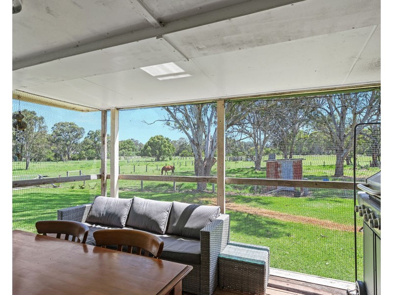 13 Devoncourt Road, Crows Nest QLD 4355