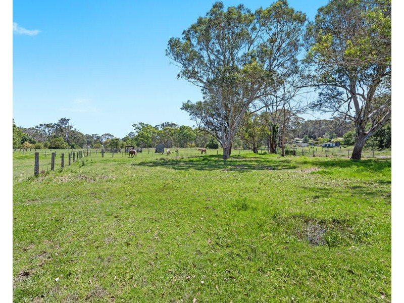 13 Devoncourt Road, Crows Nest QLD 4355