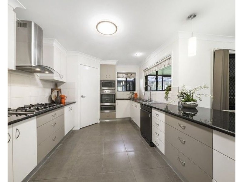 7 Bass Street, Cabarlah QLD 4352