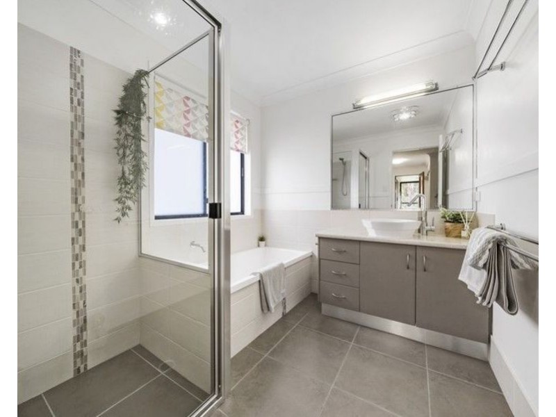 7 Bass Street, Cabarlah QLD 4352