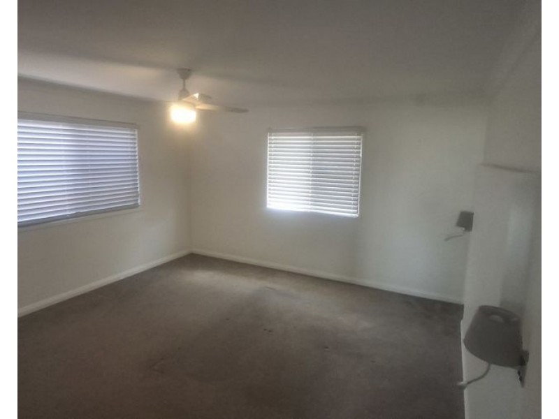 8 Kurrajong Court, Meringandan West QLD 4352