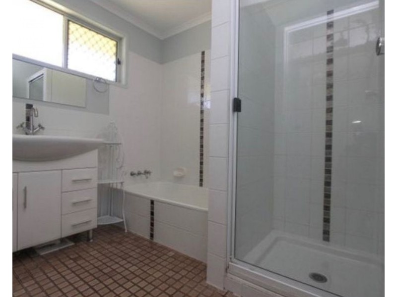 42 Charles Street, Crows Nest QLD 4355