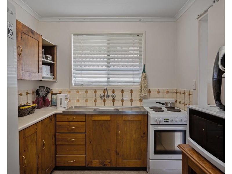 Unit 1 & 2 8 Spies Court, Mount Lofty QLD 4350