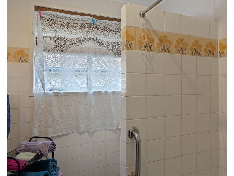 Unit 1 & 2 8 Spies Court, Mount Lofty QLD 4350