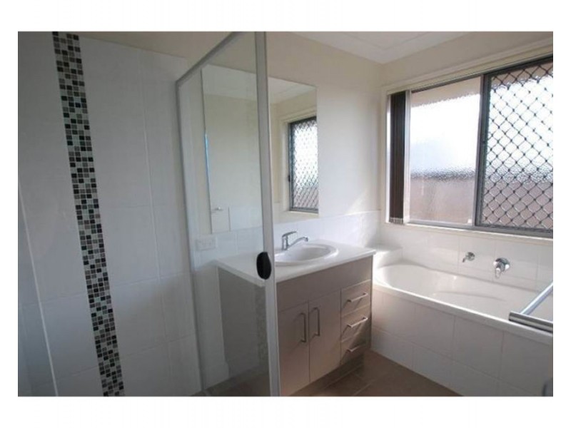 10 Heron Court, Kleinton QLD 4352