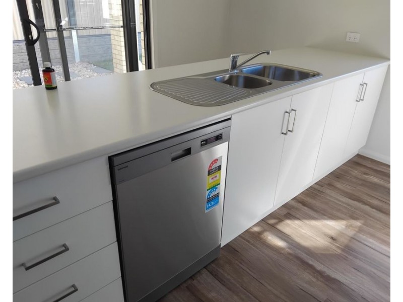 118 Mocatta Street, Goombungee QLD 4354