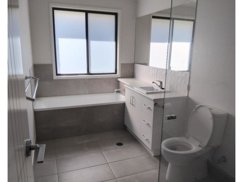 118 Mocatta Street, Goombungee QLD 4354