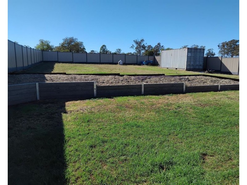 118 Mocatta Street, Goombungee QLD 4354