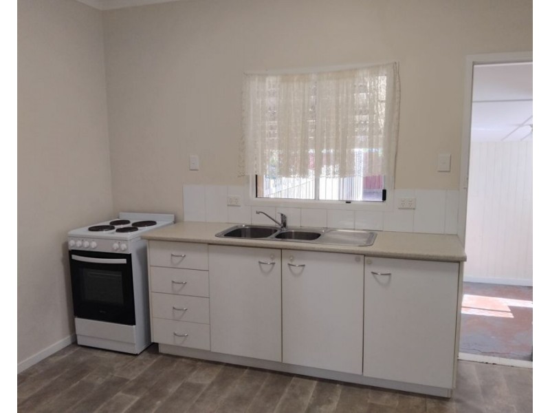 2/149 Anzac Avenue, Newtown QLD 4350