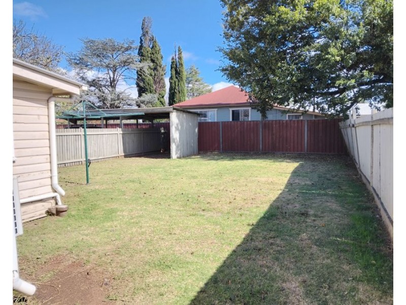 2/149 Anzac Avenue, Newtown QLD 4350