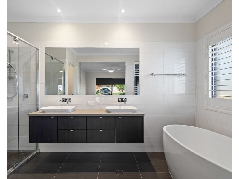2 Dunbar Court, Highfields QLD 4352