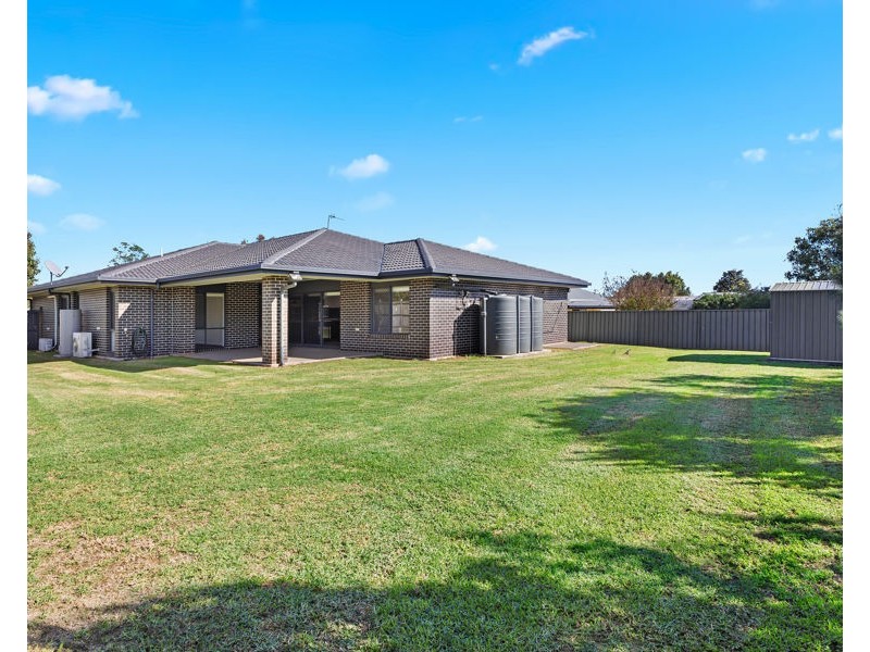 2 Dunbar Court, Highfields QLD 4352