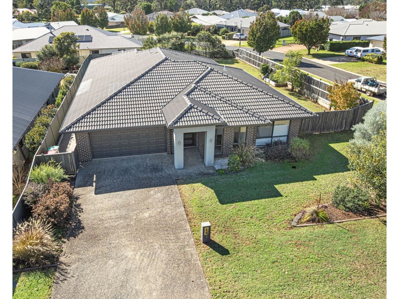 2 Dunbar Court, Highfields QLD 4352