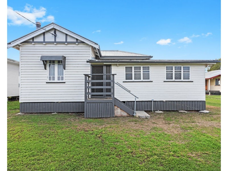 24 Federal Street, Oakey QLD 4401