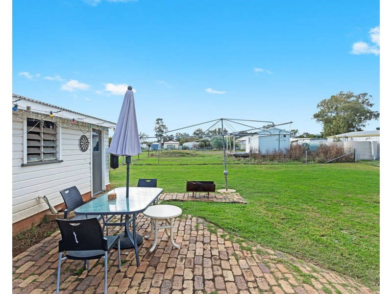 24 Federal Street, Oakey QLD 4401