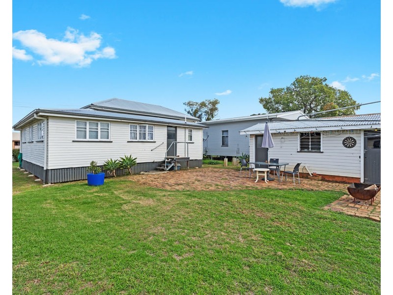 24 Federal Street, Oakey QLD 4401