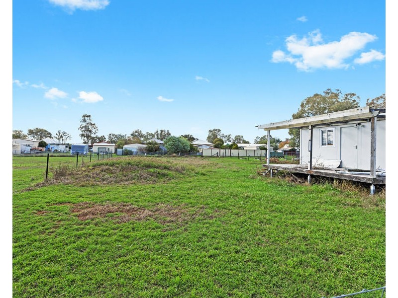 24 Federal Street, Oakey QLD 4401