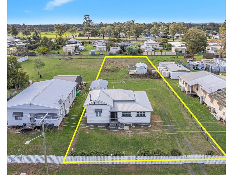 24 Federal Street, Oakey QLD 4401