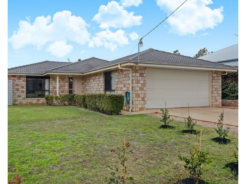 300 Ramsay Street, Middle Ridge QLD 4350
