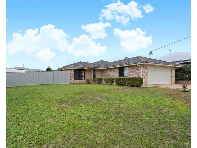 300 Ramsay Street, Middle Ridge QLD 4350