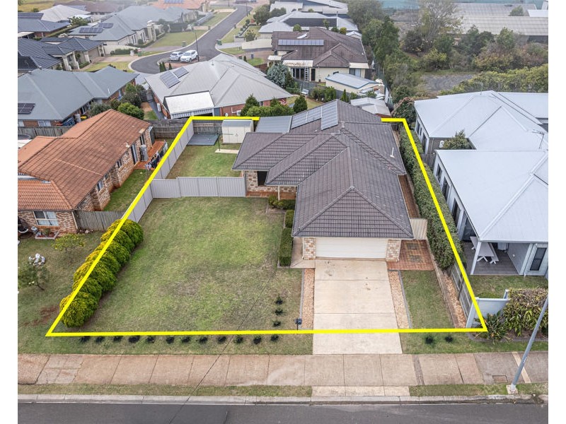 300 Ramsay Street, Middle Ridge QLD 4350