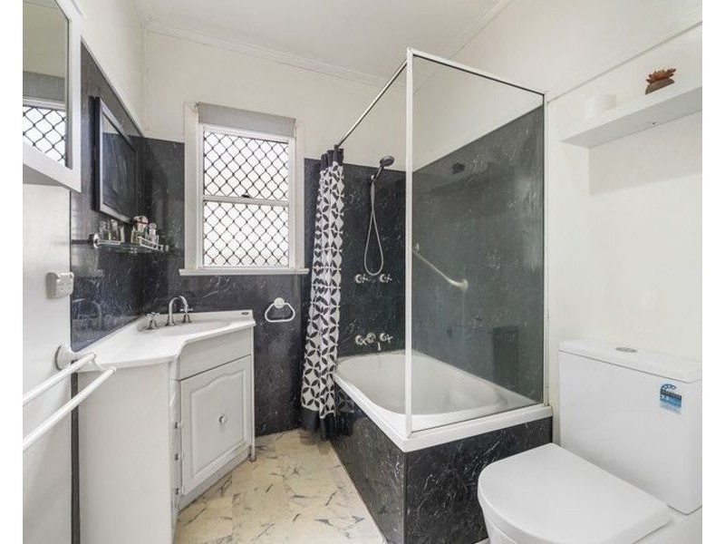 422 Alderley Street, Harristown QLD 4350