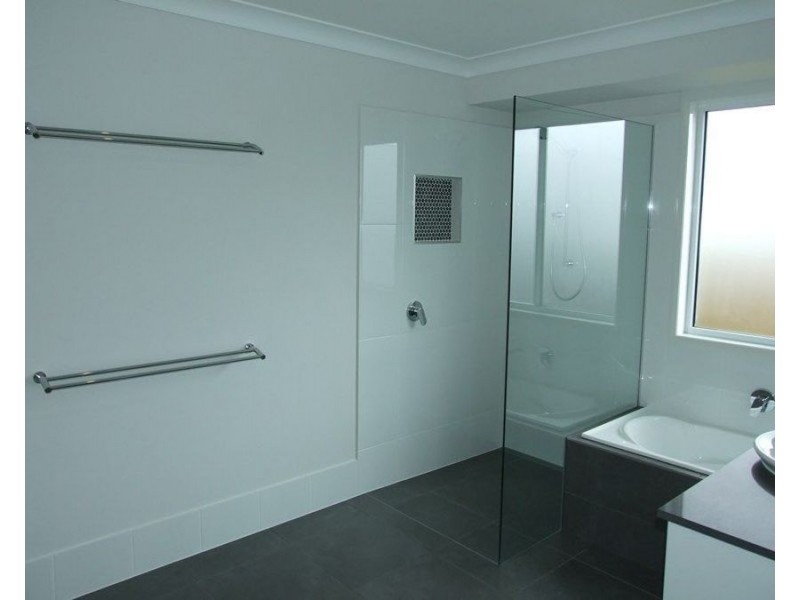 2 Cedarwood Drive, Crows Nest QLD 4355