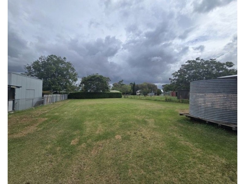 11 Boundary Street, Haden QLD 4353