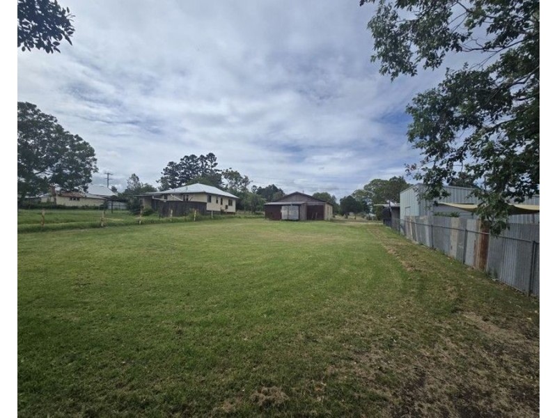 11 Boundary Street, Haden QLD 4353