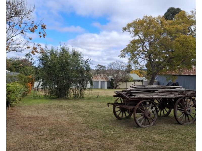109 Mocatta Street, Goombungee QLD 4354